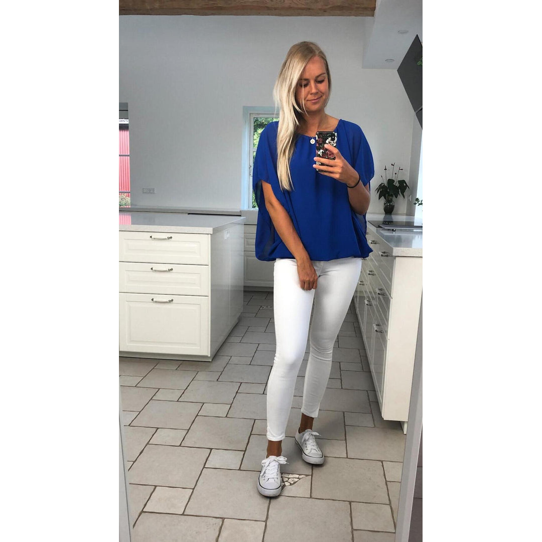 BY ANGELE Royal Blue SELMABA Bluse med chiffon