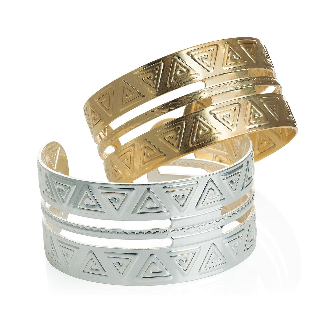 Armband finns i gyllene och silverutseende