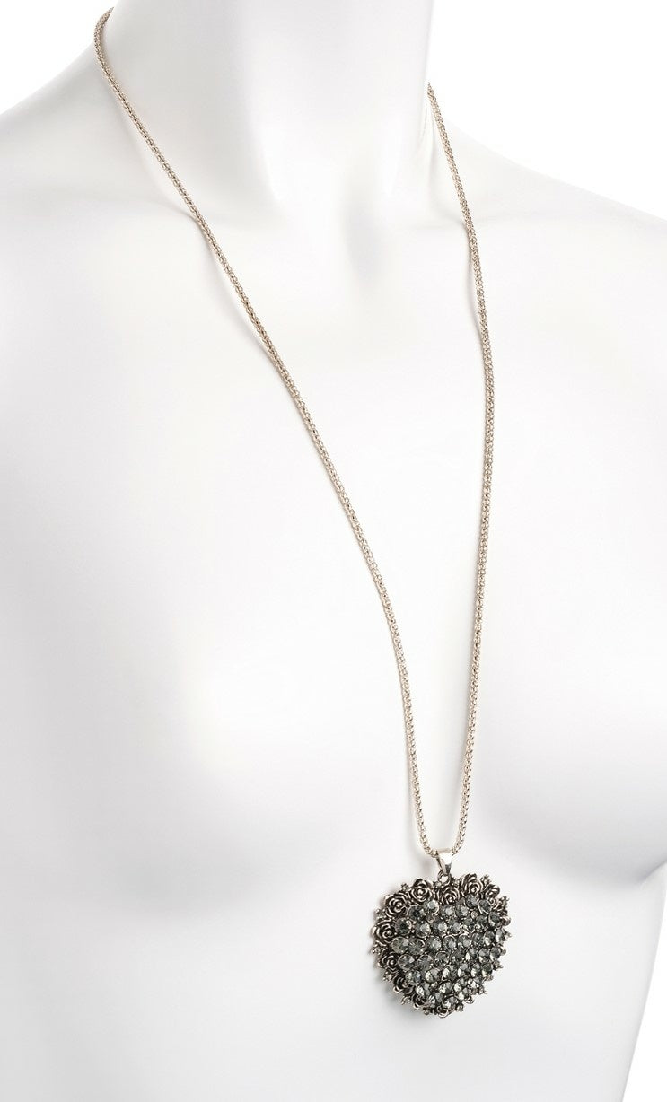 Halsband svart hjärta med stenar