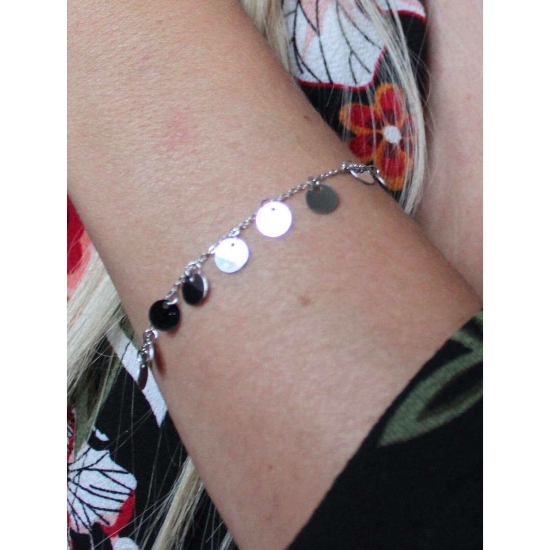 Armband med runda hängsmycken "mynt"