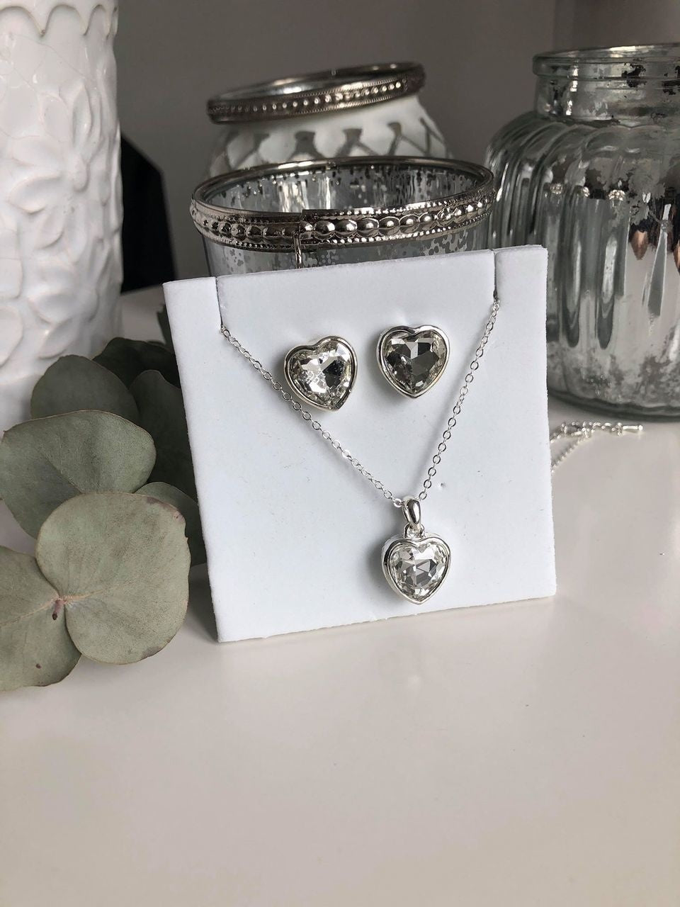 Halsband örhänge set med hänge med hjärta och sten