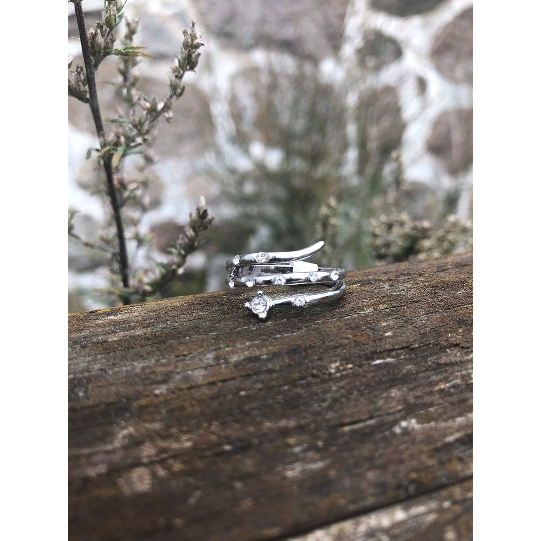 Ring sølvlook viklet med sten