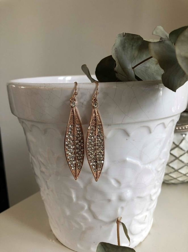 Øreringe rosegold blad med sten