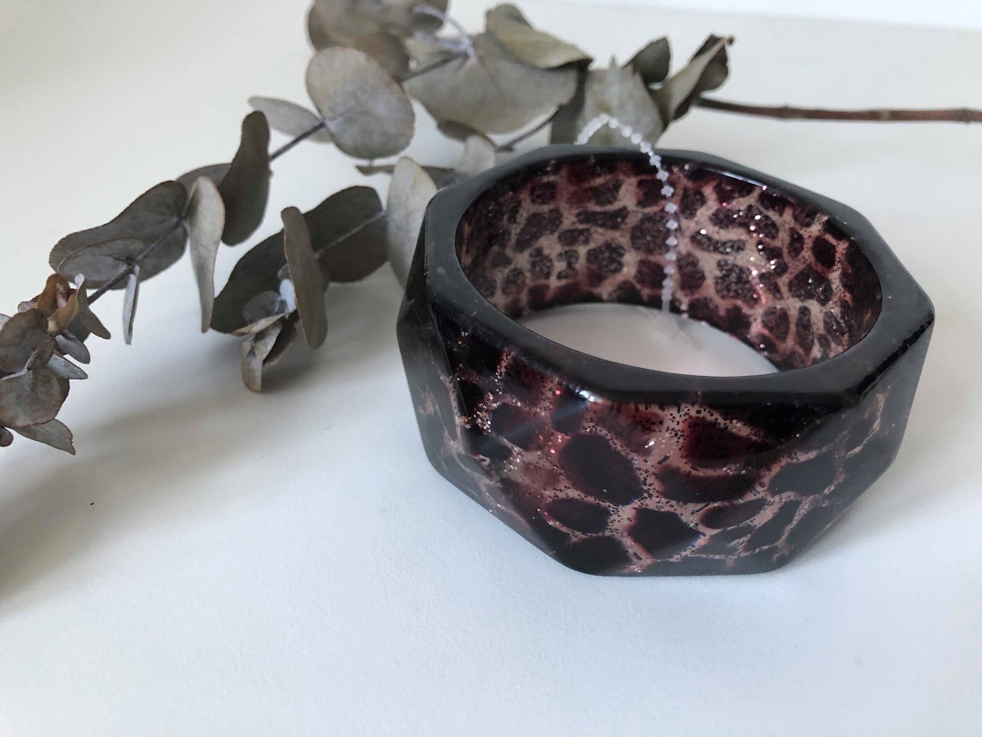 Armband med leopardmönster